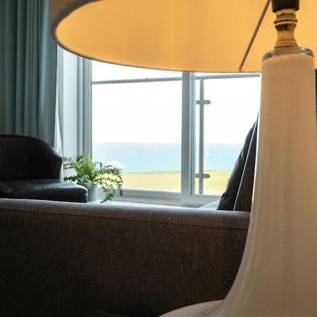 Stunning Sea Views, Luxury Apartment Beaches & Restaurants Are A Short Walk Away نيوكويي المظهر الخارجي الصورة