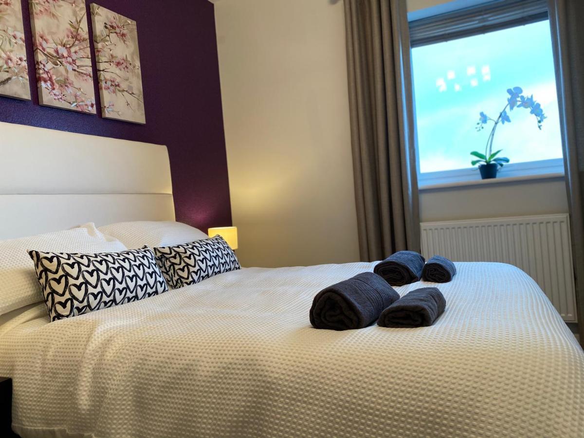 Stunning Sea Views, Luxury Apartment Beaches & Restaurants Are A Short Walk Away نيوكويي المظهر الخارجي الصورة