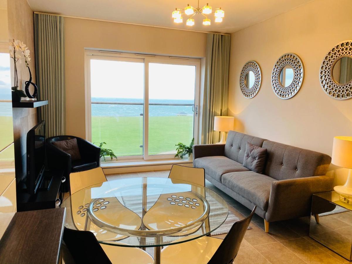 Stunning Sea Views, Luxury Apartment Beaches & Restaurants Are A Short Walk Away نيوكويي المظهر الخارجي الصورة
