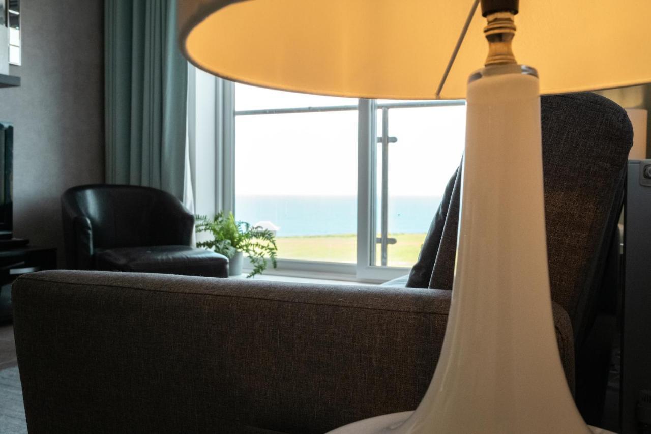 Stunning Sea Views, Luxury Apartment Beaches & Restaurants Are A Short Walk Away نيوكويي المظهر الخارجي الصورة