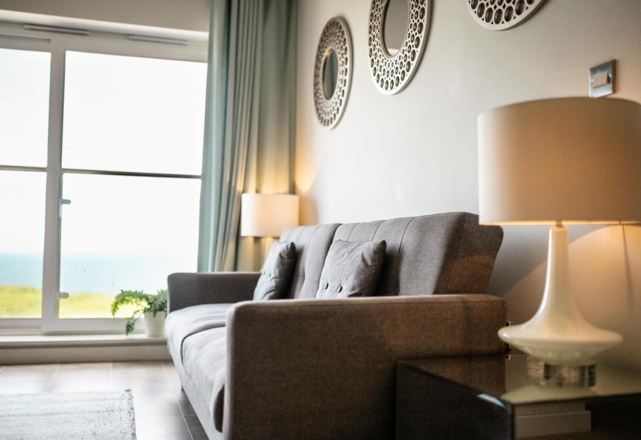 Stunning Sea Views, Luxury Apartment Beaches & Restaurants Are A Short Walk Away نيوكويي المظهر الخارجي الصورة