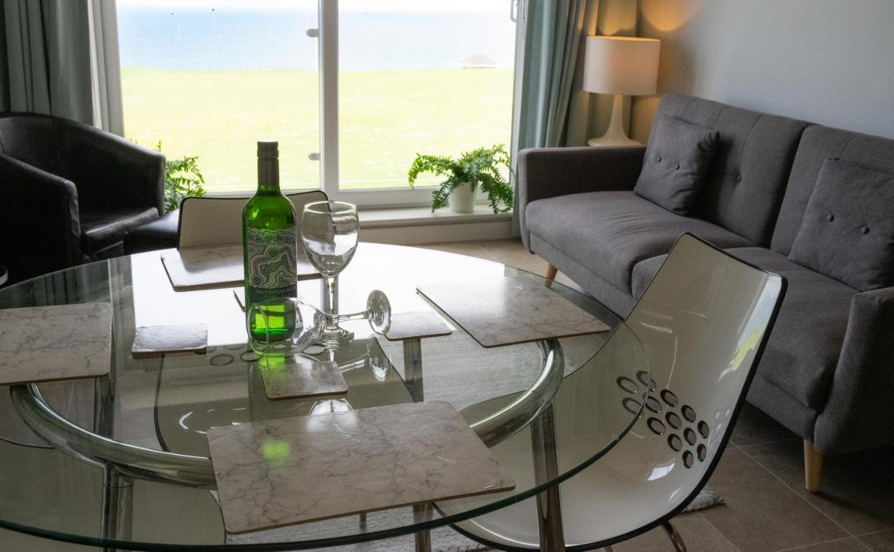Stunning Sea Views, Luxury Apartment Beaches & Restaurants Are A Short Walk Away نيوكويي المظهر الخارجي الصورة